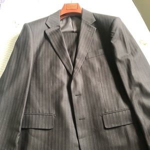 Giorgio Fiorelli 2-piece suit. Brown pin striped in like new condition!